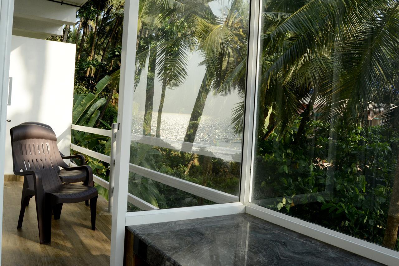 White Shell Beach House Каннур Экстерьер фото